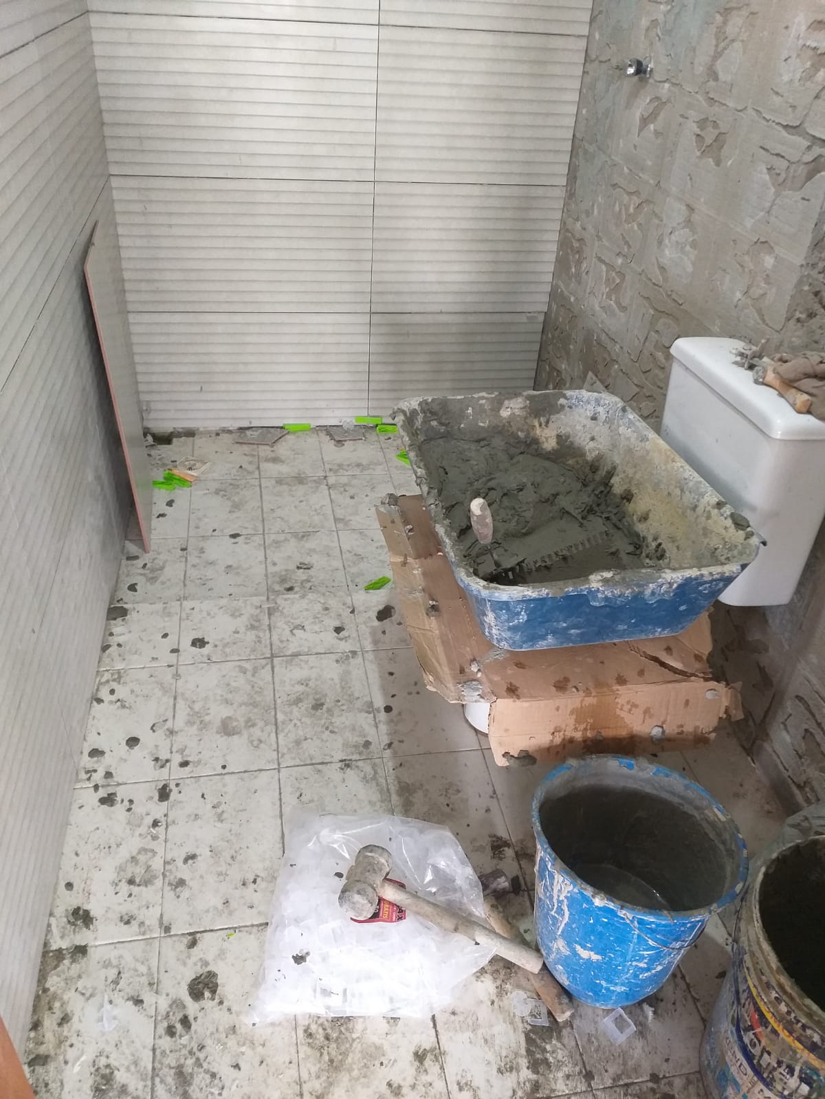 Reforma de banheiro em andamento - CSM Reformas